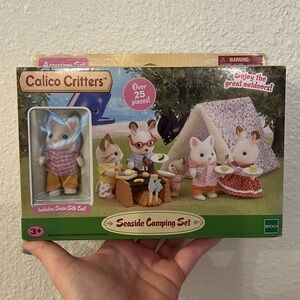 Calico Critters Seaside Camping Set with White and Pink Outfits